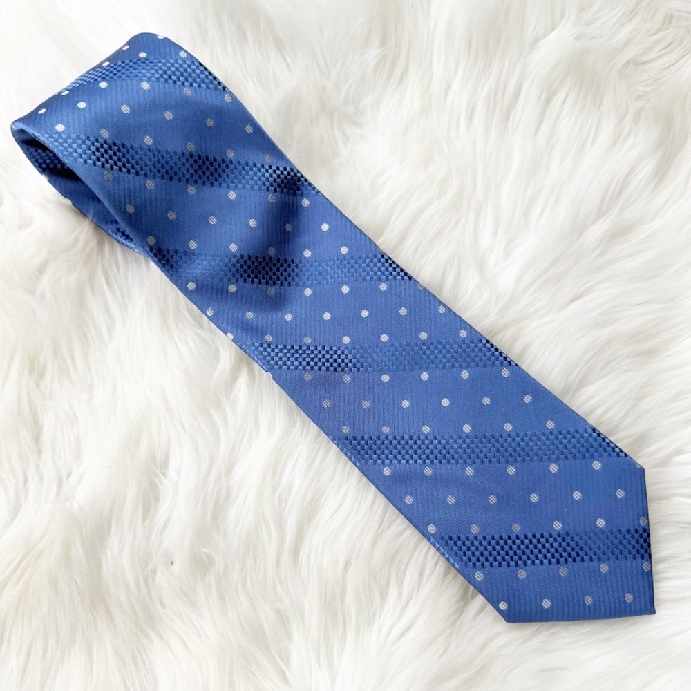 Paul Fredrick Tie Blue Polka Dot 100% Silk Tie - Picture 2 of 5